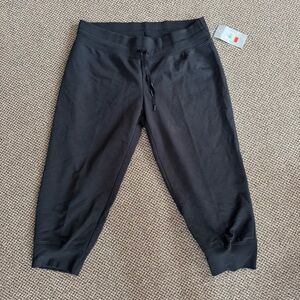 NWT Reebok Black Capri